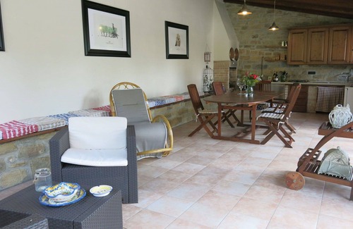 Vesime House | Wonderful private villa for 8 people with private pool, WIFI, TV, patio, pets allowed and parking