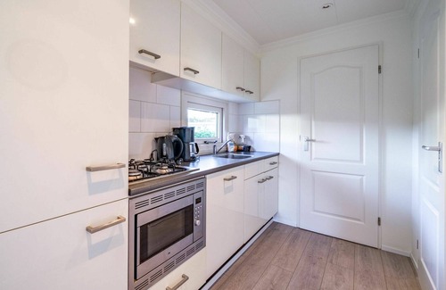 Biddinghuizen House | Wonderful private villa for 6 people with WIFI, pool, TV, terrace and parking