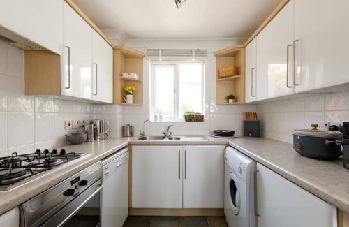 Selsey House | Wonderful Seafront Home - Panoramic Ocean Views