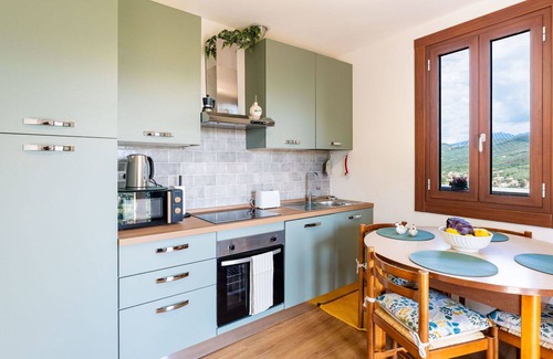 Garlenda House | Wonderful villa for 4 guests with A/C, terrace, pets allowed and parking