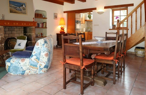 Kerroch House | Wonderful villa for 4 guests with WIFI, TV, terrace and pets allowed
