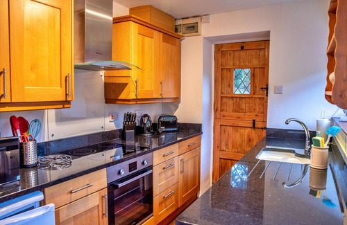 Alcombe House | Wonderful villa for 4 people with WIFI, TV, pets allowed and parking
