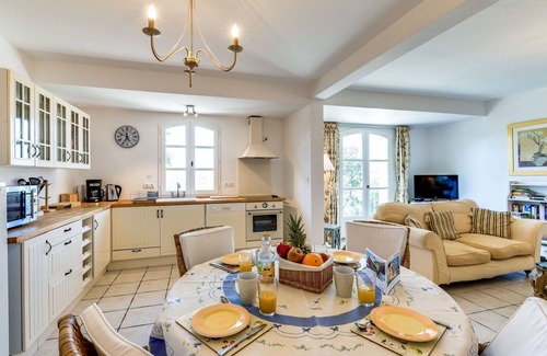 Grimaud House | Wonderful villa for 4 people with WIFI, TV, terrace and panoramic view