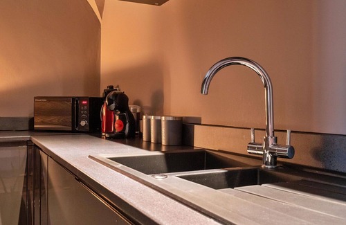 Hickleton House | Wonderful villa for 9 people with WIFI, TV, terrace, pets allowed and parking