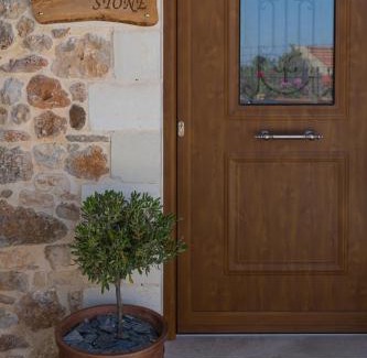 Tsikalaria Apartment | Wood and Stone