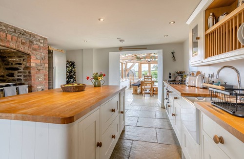 Llanfihangel Tal-y-llyn House | Wood Farm Barn - Six Bedroom House, Sleeps 12