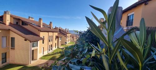 Sojuela Apartment | Wood, Wine & Golf