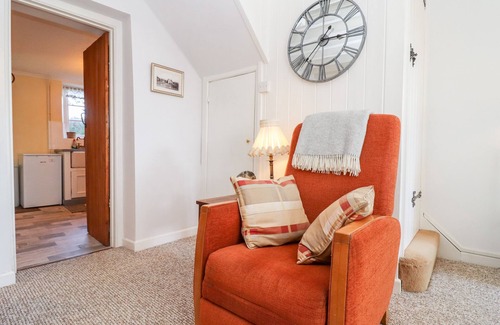 Longborough Cottage | WOODBINE COTTAGE, family friendly, with open fire in Stow-On-The-Wold