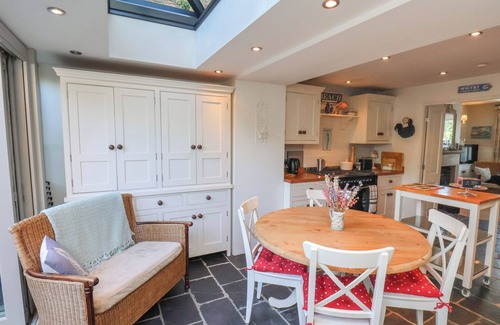 Sandsend Cottage | WOODBINE COTTAGE, pet friendly, character holiday cottage in Sandsend