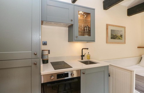 Earl Sterndale House | Woodbine Retreat