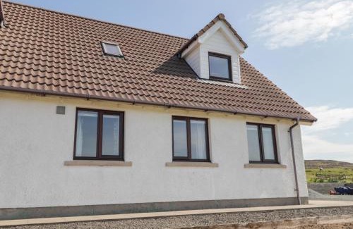 Hallin House | Woodburn Cottage
