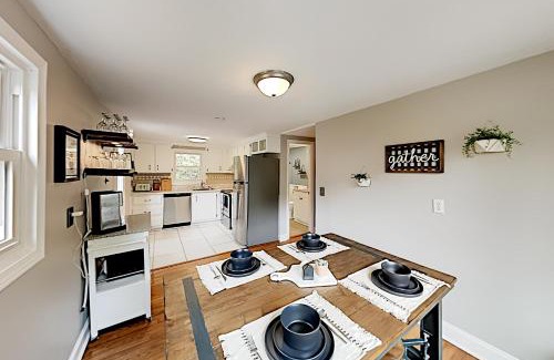 Hendersonville House | Wooded Retreat