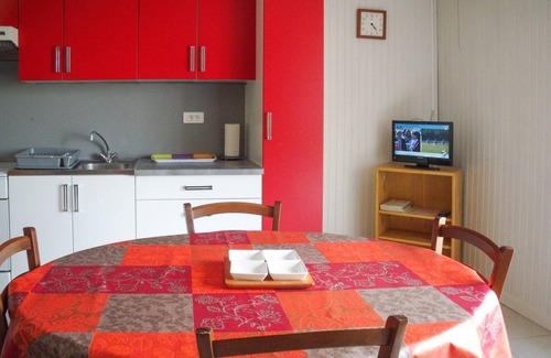 Tramain Ski Chalet | Wooden chalet on fenced plot with pond, 4 people, completely renovated
