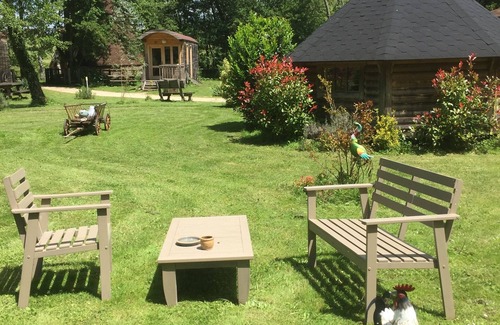 Champvert Ski Chalet | Wooden garden shed