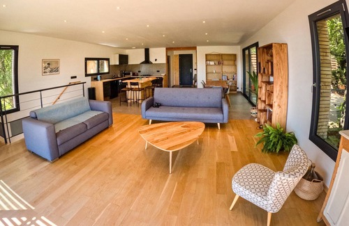 Pont-de-Barret House | Wooden house with panoramic view