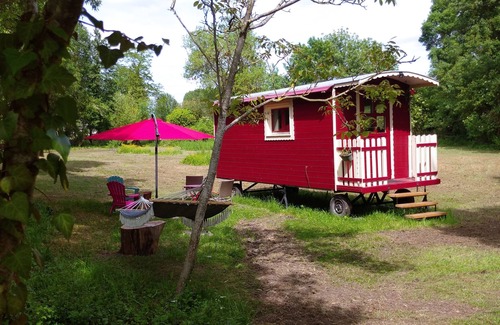 Le Vieil-Bauge Cottage | Wooden Trailers in the "Moulin de Palet"