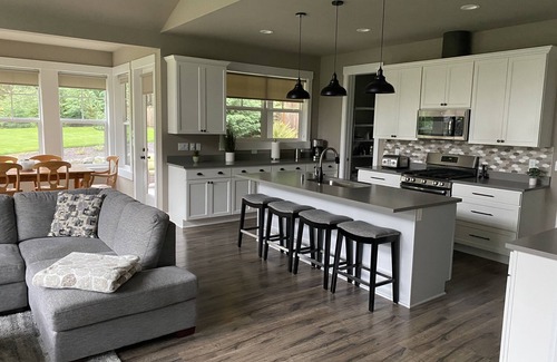 Maltby House | Woodinville Wine Country New Custom Home - Seasonal Pricing - Casa Bambino