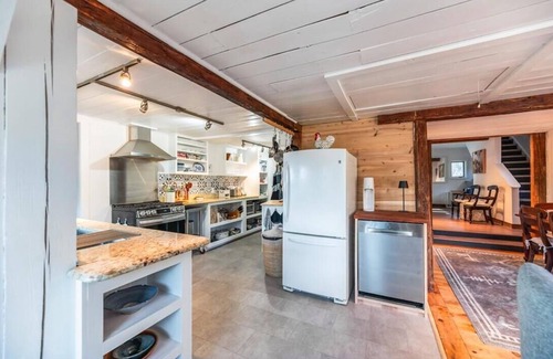 Johnson House | Woodland Escape: Embrace Nature near Stowe&Smuggs