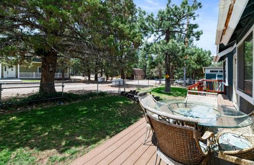 Woodlands House | Woodland Escape - Quiet Area, Walk to Hiking Trails & Park!