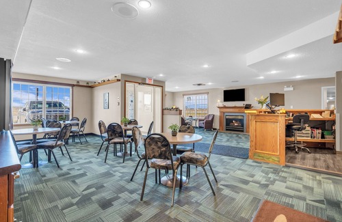 Meadow Lake Hotel | Woodland Inn Meadow Lake