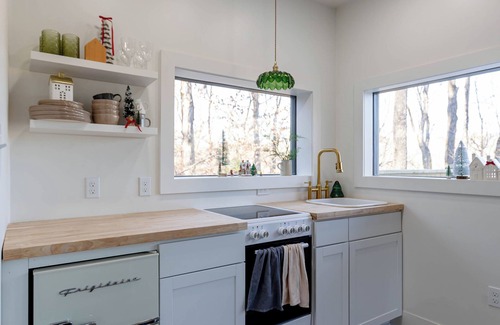 Byrdstown House | Woodland Nook
