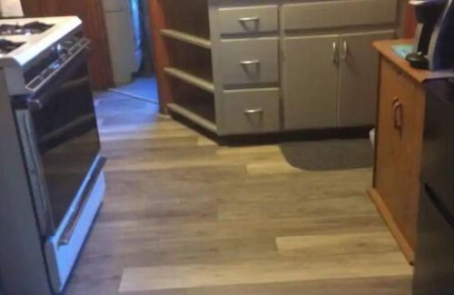 Youngstown Apartment | Woodland Oasis Cabin Apartment
