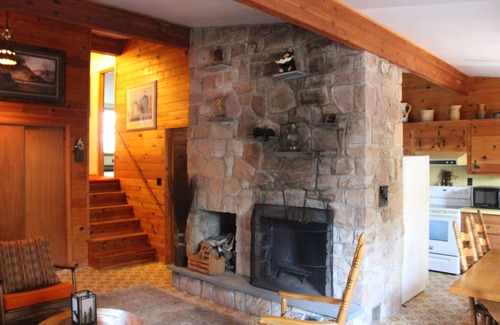 Laporte Cabin | Woodland Pines Vacation Retreat: An Oasis in the Woods!