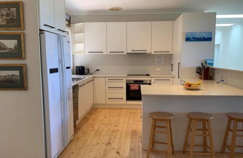 Macmasters Beach House | 'Woodlands at Beachview' by Accom Holidays