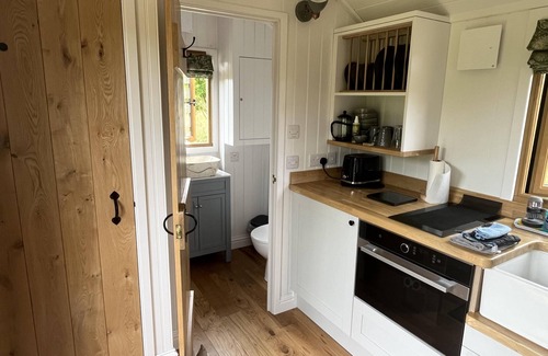 Alfriston Cabin | Woodpecker Hill - apple orchard in Alfriston