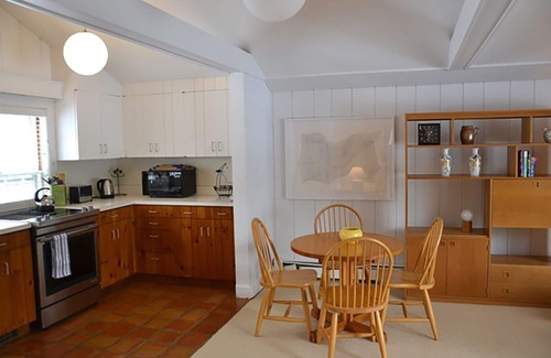 Woodstock Cottage | Woodstock Village Carriage House