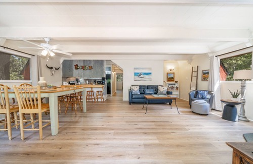 Jones Mills House | Woodsy cabin perfect for a couple or a group!