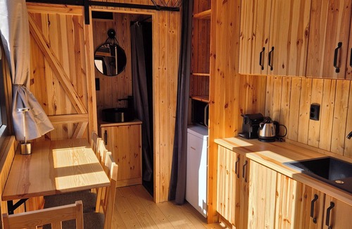 Wijk aan Zee Ski Chalet | Woody tinyhouse
