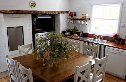 Taralga House | Woolbrook Cottage - Charming 1890's Heritage
