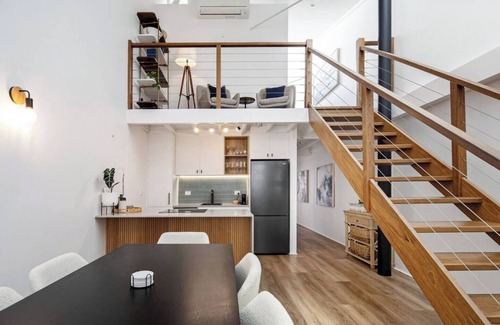 Bulimba Apartment | Woolstore Style! ~ 2Bed/2Bath/1Car ~ Teneriffe
