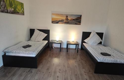 Selfkant Apartment | Work and Stay Selfkant Ganzes Haus 10 Zimmer, 18 Betten,5 Badezimmer,2 Küchen, Terrasse, 380 Qm, 3 Etagen