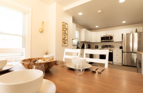 Dunlap House | Work, Rest & Gather | Spacious 3BR w/Modern Charm