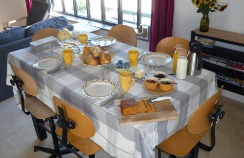 Semur-en-Auxois House | Workshop with shared pool for 2-6 in Semur en Auxois, Burgundy