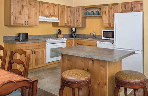 Klamath Falls Condo | WorldMark Running Y 1br suite friday check-In