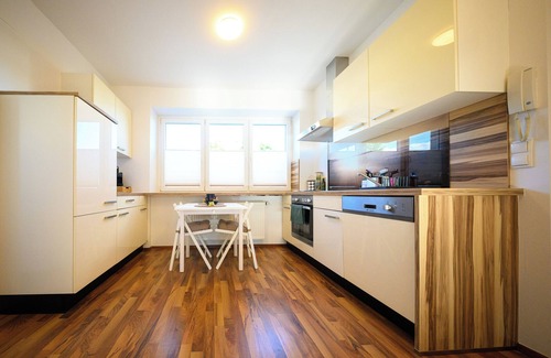 Krumpendorf am Woerther See Apartment | Wörthersee Hideaway: Stylish apartment with flair