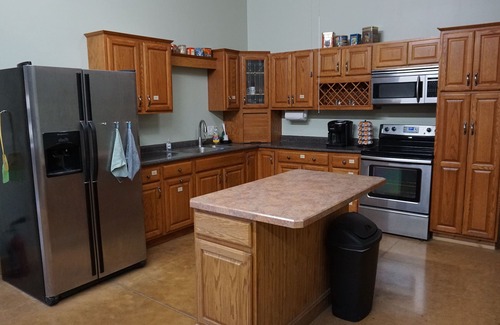 Mohican Township Cabin | Wow! A bathroom in every bedroom. Trophy Hollow Lodge -Mohican's Nature Resort
