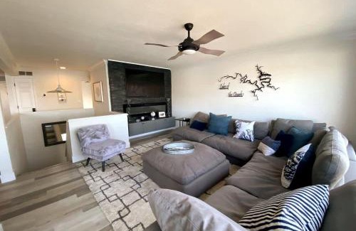 Osage Beach House | WOW Location On the water Spectacular