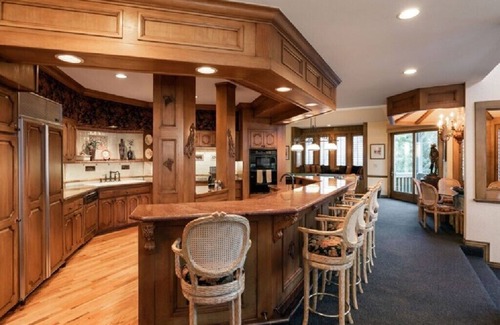 Avon House | 🎄🌹 ⛄⛷ WRAP-AROUND DECK! AMAZING Views! Game/Theater Room! PRIVATE Hot Tub!