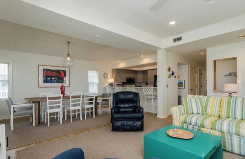 Shell Island House | Wright At Home: Spacious Pet Friendly Family Home