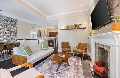 Wrigleyville Bed & Breakfast | Wrigleyville Suites Room 3