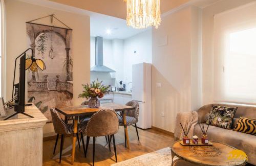 Old Town Apartment | Writer's Home by Cadiz Time