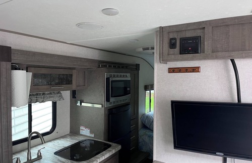 Spring Hill House | Writers Retreat RV with AC