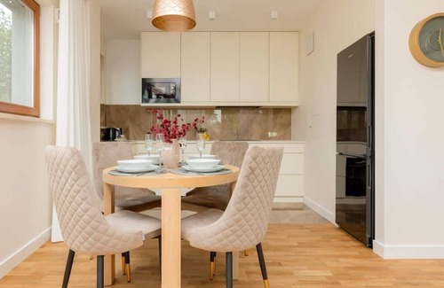 Mirow Apartment | Wronia 45 | Elegant Apartment | Parking