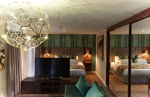 Weston Hotel | Wychwood Park