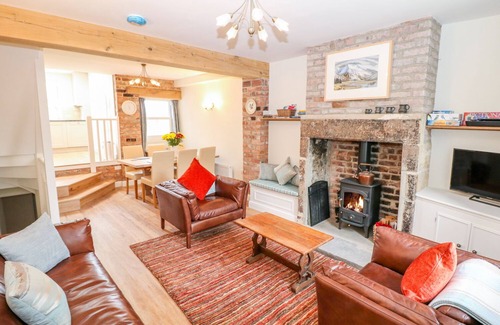 Bakewell Cottage | WYEBROW COTTAGE, pet friendly, with a garden in Bakewell