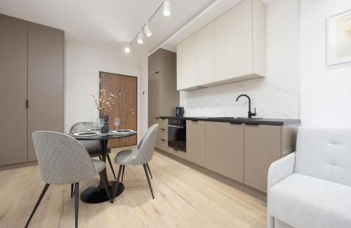 Warsaw Apartment | Wyjątkowe Studia w Warszawie by Noclegi Renters